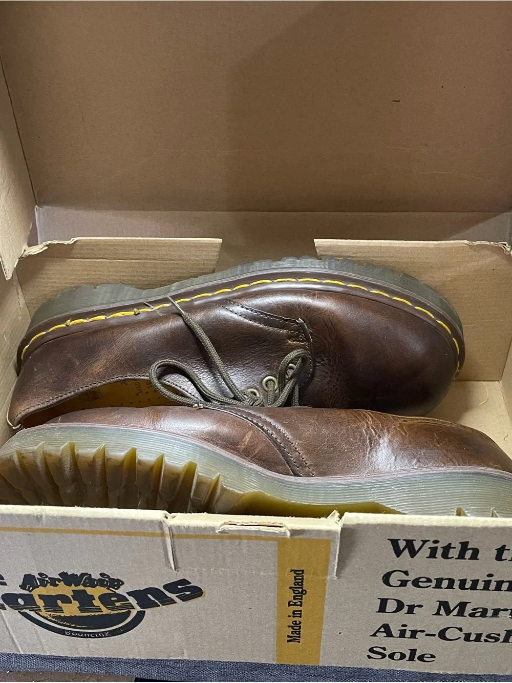 Vintage Dr. Martens made in England Men's Brown Leather Lace-Up Shoes size 7
